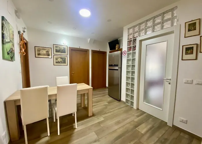 Venice Station House 民宿 *