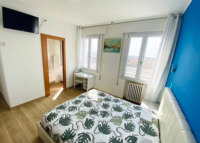 Venice Station House 梅斯特雷